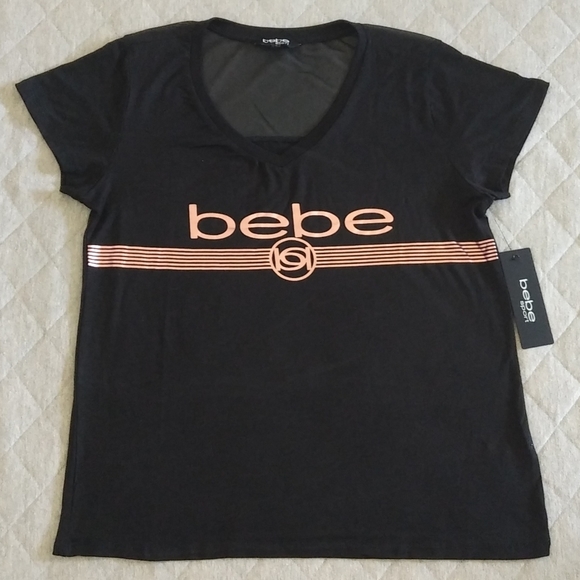 bebe Tops - bebe Sport⛹️‍♂️ V-Neck Screen Tee - NWT